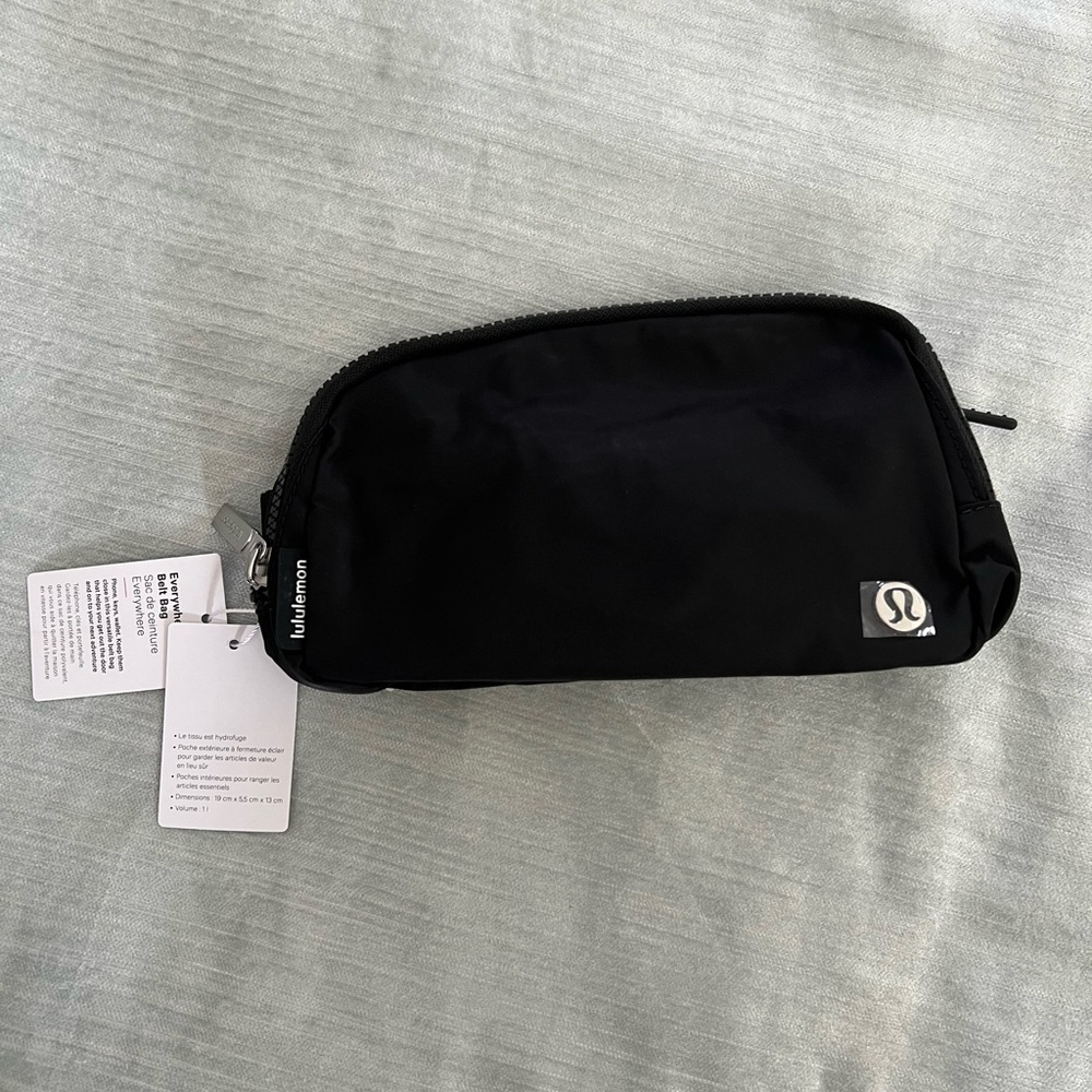 lululemon athletica Black 1L belt bag